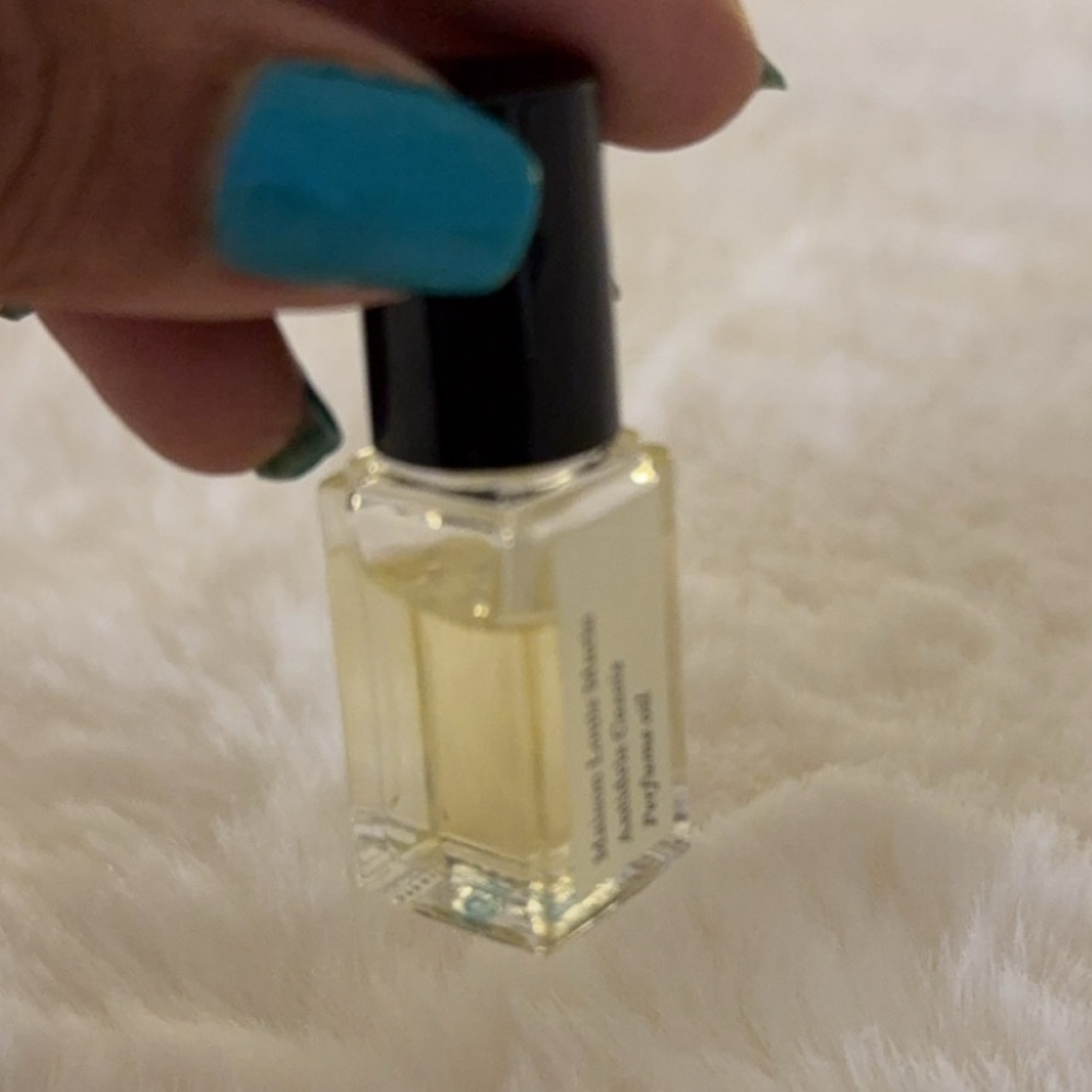 (4) Women's mini Fragrance - Picture 6 of 7